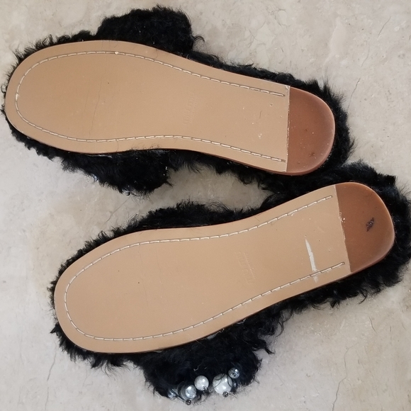 FURRY BLACK SLIPPERS WITH WHITE PEARLS US 9 - Picture 3 of 7